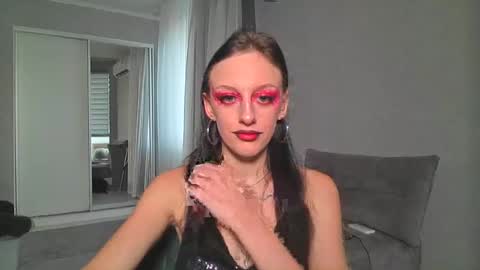 Snapshot of blacky_berry chatting on 10/29/25, 01:24 Ivy online show from 10/29/25, 01:24