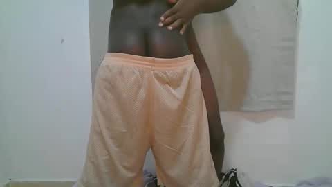 Snapshot of blackzilian_ chatting on 11/24/25, 10:59 HASSAN online show from 11/24/25, 10:59