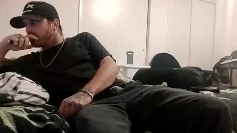 Snapshot of blahblam420 chatting on 10/29/25, 07:10 blahblam420 online show from 10/29/25, 07:10