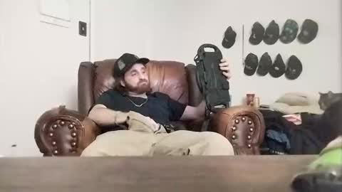 Snapshot of blahblam420 chatting on 11/25/25, 02:55 blahblam420 online show from 11/25/25, 02:55