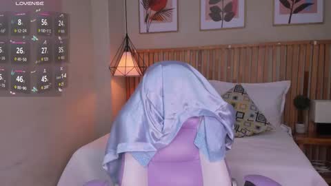 Snapshot of blaiir_moon chatting on 11/04/25, 10:42 blaiir_moon online show from 11/04/25, 10:42