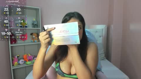 Snapshot of blaiir_moon chatting on 11/29/25, 07:28 blaiir_moon online show from 11/29/25, 07:28