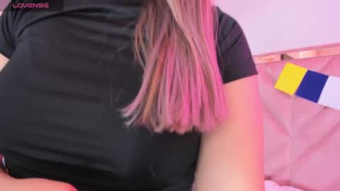 Snapshot of blairjones_ chatting on 09/27/25, 01:49 blairjones_ online show from 09/27/25, 01:49