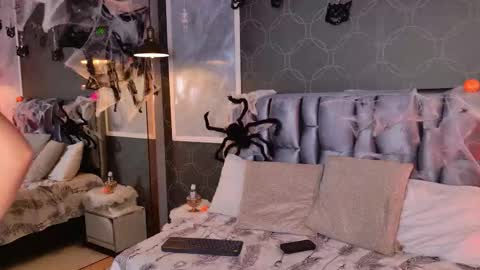 Snapshot of blairjones_ chatting on 10/20/25, 02:50 blairjones_ online show from 10/20/25, 02:50