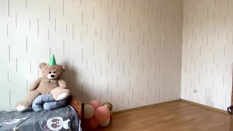 Snapshot of blairstassen chatting on 03/26/26, 06:30 Mila online show from 03/26/26, 06:30