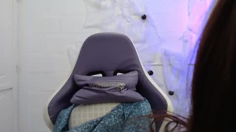 Snapshot of blairvicent chatting on 10/16/25, 01:45 online show from 10/16/25, 01:45