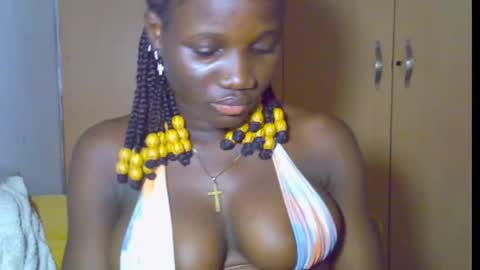 Snapshot of blaq_melanin chatting on 12/20/25, 09:33 nikky00 online show from 12/20/25, 09:33