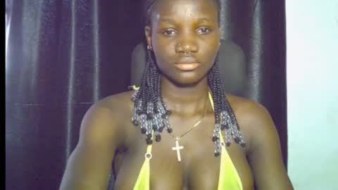 Snapshot of blaq_melanin chatting on 05/20/26, 07:25 nikky00 online show from 05/20/26, 07:25