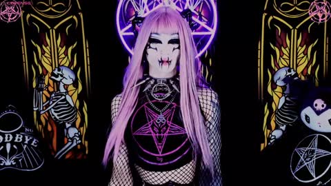 Snapshot of blasphemiangxrl chatting on 12/10/24, 07:00 online show from 12/10/24, 07:00