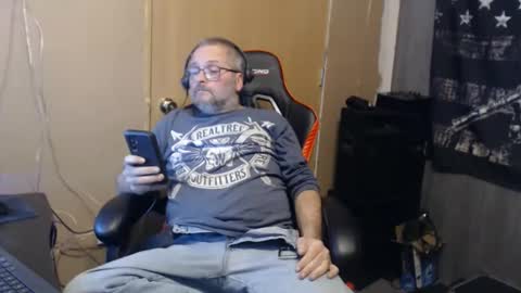 Snapshot of blazingslow chatting on 04/12/26, 04:39 blazingslow online show from 04/12/26, 04:39