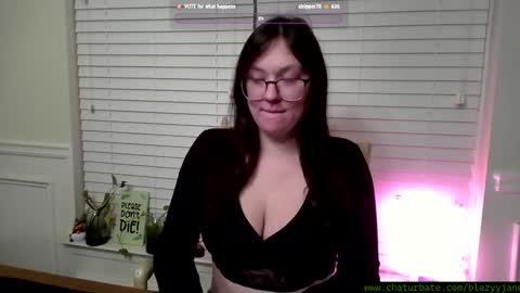 Snapshot of blazyyjane chatting on 12/26/24, 11:35 Blazyy Jane online show from 12/26/24, 11:35