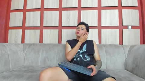 Snapshot of bless_my_neighbor chatting on 03/03/25, 08:32 The Best Models online show from 03/03/25, 08:32