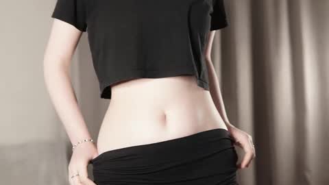 Mila online show from 09/12/25, 03:56