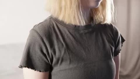 Mila online show from 12/15/25, 03:38