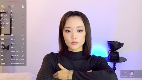 Snapshot of blon_kater chatting on 11/17/25, 03:01 YoYo online show from 11/17/25, 03:01