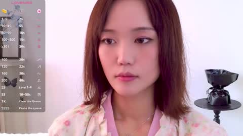 Snapshot of blon_kater chatting on 11/24/25, 04:34 YoYo online show from 11/24/25, 04:34