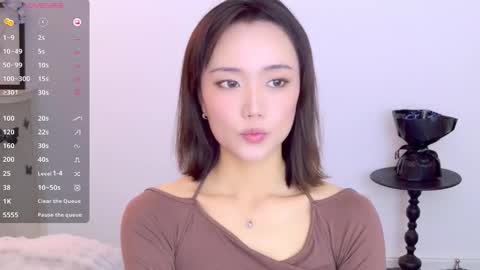 Snapshot of blon_kater chatting on 11/25/25, 04:45 YoYo online show from 11/25/25, 04:45