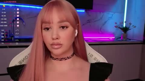 Lana online show from 09/22/25, 07:43