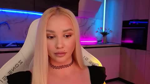 Lana online show from 10/22/25, 12:16