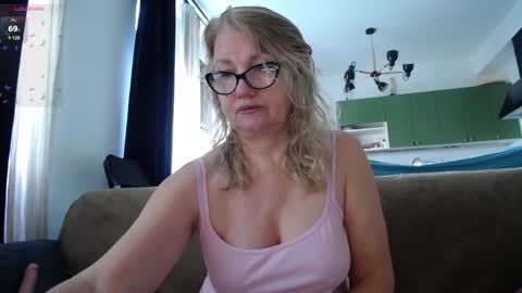 Karina online show from 02/08/25, 11:44
