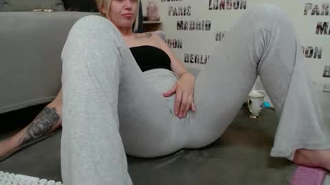blonddaiana23 online show from 05/30/26, 07:00