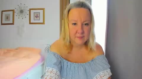 Nicole online show from 12/14/24, 09:40