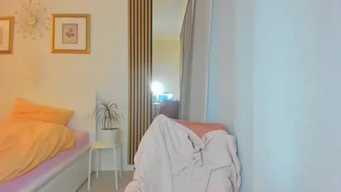 Nicole online show from 12/18/24, 04:28