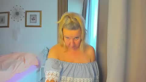 Nicole online show from 12/27/24, 08:35