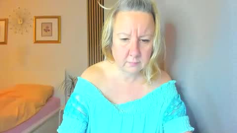 Nicole online show from 12/28/24, 07:54
