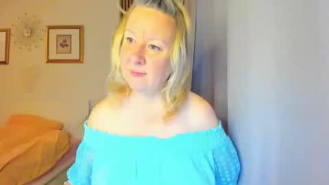 Nicole online show from 12/29/24, 06:14