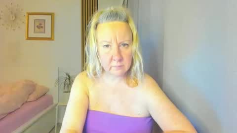 Nicole online show from 01/04/25, 07:23