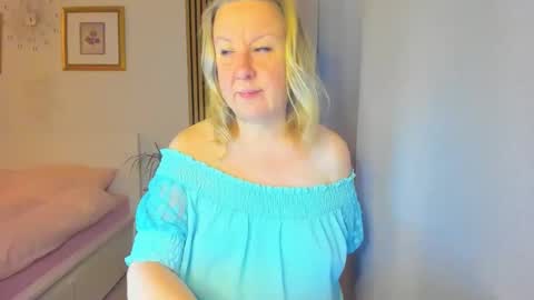 Nicole online show from 01/10/25, 05:15