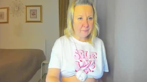 Nicole online show from 01/28/25, 08:15