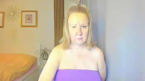 Nicole online show from 02/05/25, 08:46