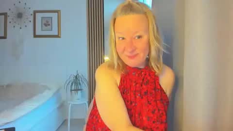 Nicole online show from 03/11/25, 05:16