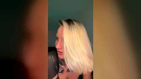 blonde_fuck_couple online show from 06/30/26, 12:11