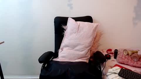 Snapshot of blonde_squirt_ chatting on 12/28/24, 11:16 blonde_squirt_ online show from 12/28/24, 11:16