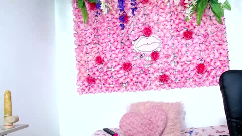 Snapshot of blonde_squirt_ chatting on 01/03/25, 07:49 blonde_squirt_ online show from 01/03/25, 07:49