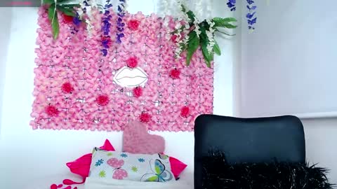 Snapshot of blonde_squirt_ chatting on 01/08/25, 11:41 blonde_squirt_ online show from 01/08/25, 11:41