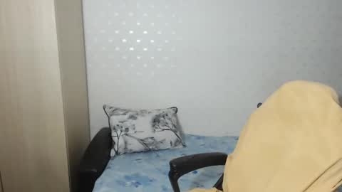 Snapshot of blondeagle chatting on 12/08/24, 06:17 Mr Blond online show from 12/08/24, 06:17