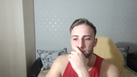 Snapshot of blondeagle chatting on 01/05/25, 08:52 Mr Blond online show from 01/05/25, 08:52