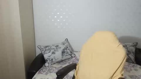 Snapshot of blondeagle chatting on 02/21/25, 09:00 Mr Blond online show from 02/21/25, 09:00