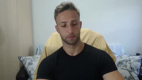 Snapshot of blondeagle chatting on 09/09/25, 03:22 Mr Blond online show from 09/09/25, 03:22