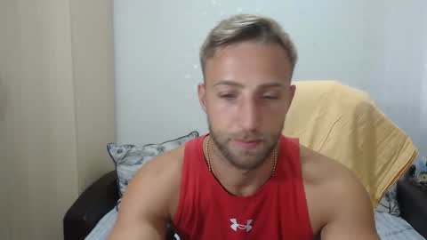 Snapshot of blondeagle chatting on 09/14/25, 01:32 Mr Blond online show from 09/14/25, 01:32