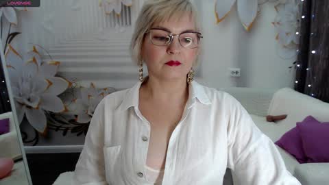 Blonde woman X online show from 01/28/25, 12:54