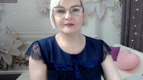 Blonde woman X online show from 02/01/25, 06:00