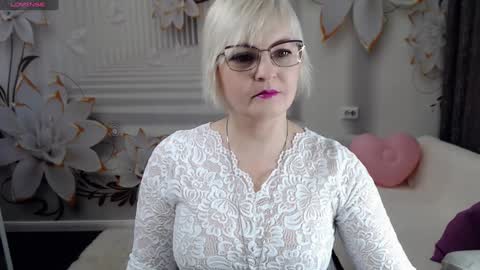 Blonde woman X online show from 02/04/25, 06:25