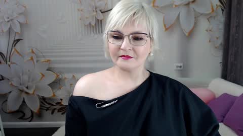 Blonde woman X online show from 02/05/25, 09:04