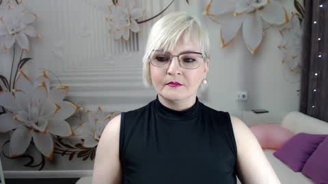 Blonde woman X online show from 02/05/25, 12:27