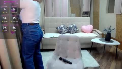 Blonde woman X online show from 02/08/25, 06:43